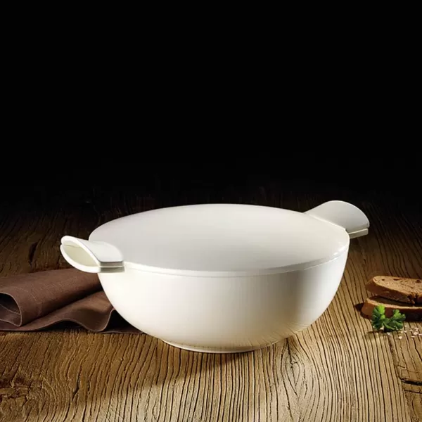 Soup Passion Tureen by Villeroy &amp; Boch -Premium Porcelain - Made in Germany - Dishwasher and Microwave Safe - Service for 4 - 84.5 Ounce Capacity - 12.5 x 10.25 x 4 Inches)