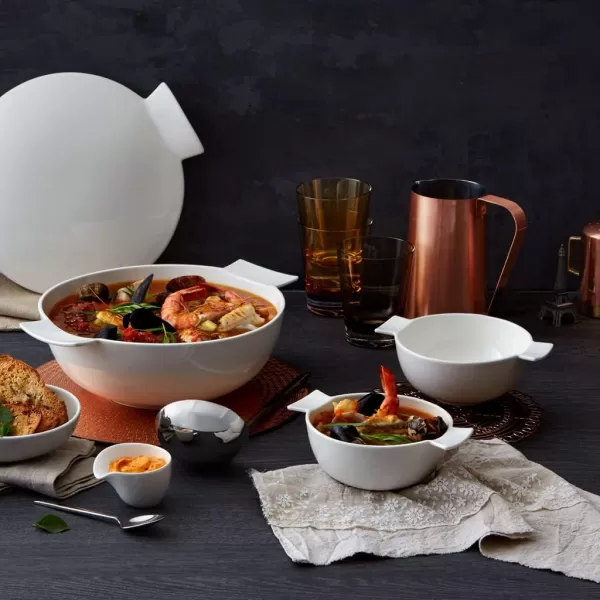 Soup Passion Tureen by Villeroy &amp; Boch -Premium Porcelain - Made in Germany - Dishwasher and Microwave Safe - Service for 4 - 84.5 Ounce Capacity - 12.5 x 10.25 x 4 Inches)