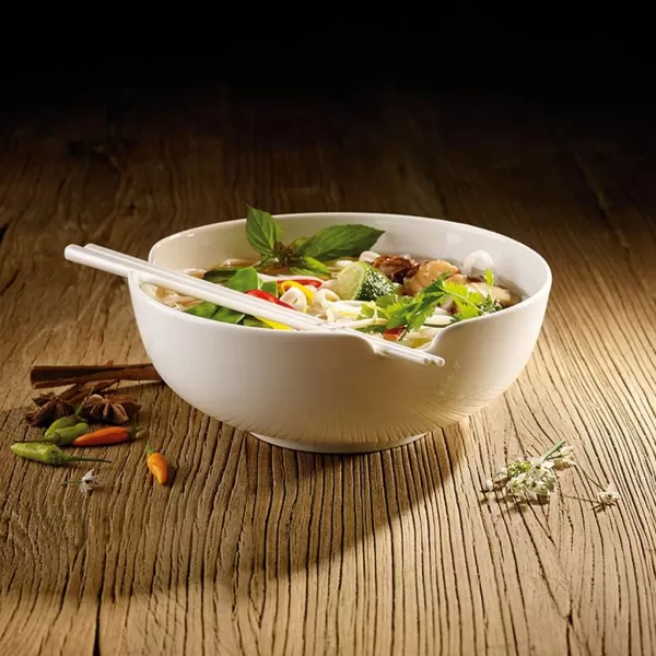 Soup Passion Tureen by Villeroy &amp; Boch -Premium Porcelain - Made in Germany - Dishwasher and Microwave Safe - Service for 4 - 84.5 Ounce Capacity - 12.5 x 10.25 x 4 Inches
