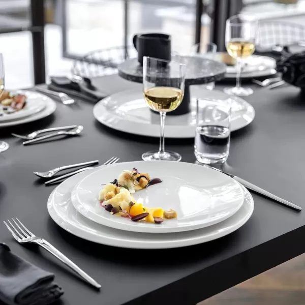 Villeroy &amp; Boch NewMoon Deep Bowl Generously Designed for Soups and Side Dishes, Premium Porcelain, Dishwasher Safe, White, 29X29X5CM)