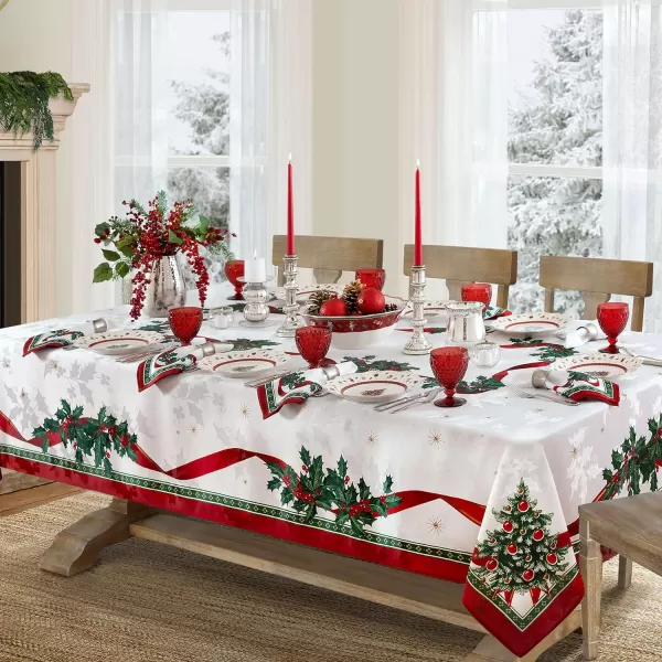 Elrene Home Fashions Villeroy &amp; Boch Toy's Delight Reversible Christmas Fabric Placemats, 13 Inches x 19 Inches, Set of 4)