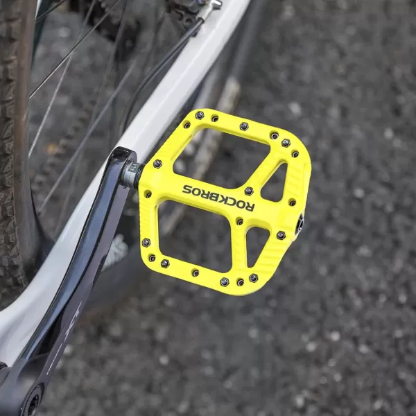 imageRock BROS Mountain Bike Pedals Nylon Composite Bearing 916quot MTB Bicycle Pedals with Wide Flat PlatformGreen
