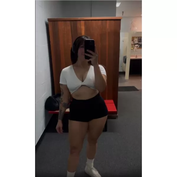 Aoxjox Short Sleeve Crop Tops for Women Sienna Twist Deep V Workout Crop T Shirt TopWhite