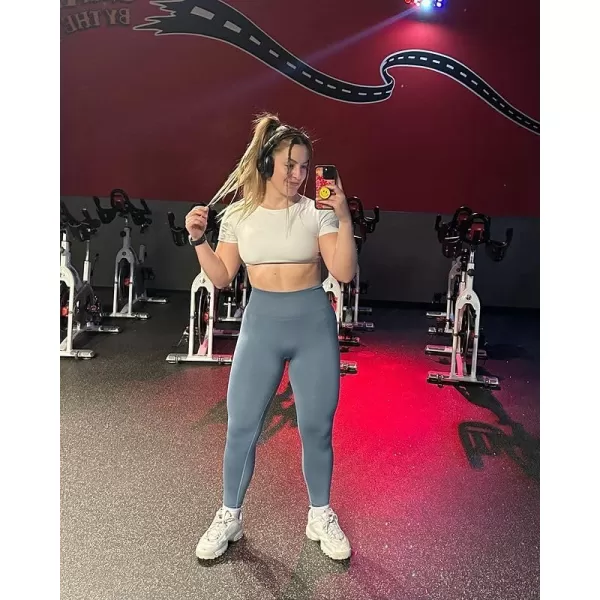 Aoxjox Short Sleeve Crop Tops for Women Clarissa Hollow Back Workout Crop T Shirt TopA White