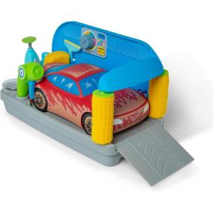 imageMelissa ampamp Doug Spray ampamp Shine Car Wash ColorChanging Water Toy Play Set Boys and Girls 3