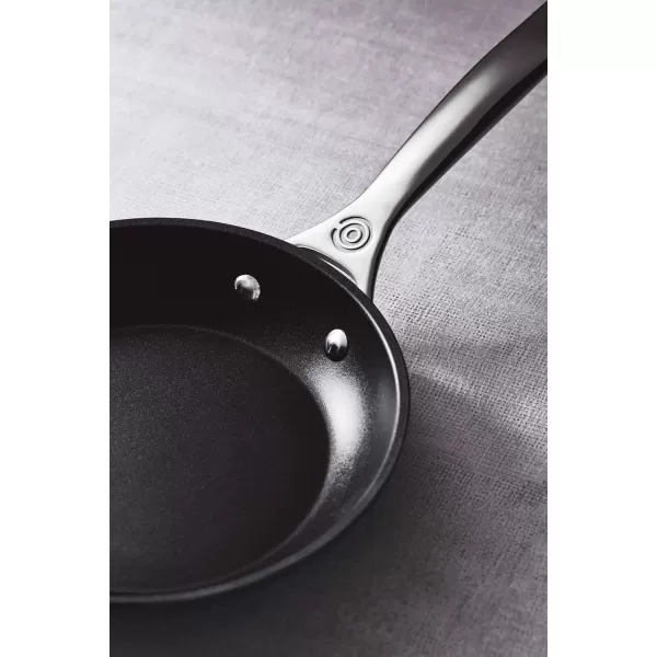 imageLe Creuset Toughened Nonstick PRO Cookware Set 2 pc 95quot ampamp 11quot Fry PanMedium
