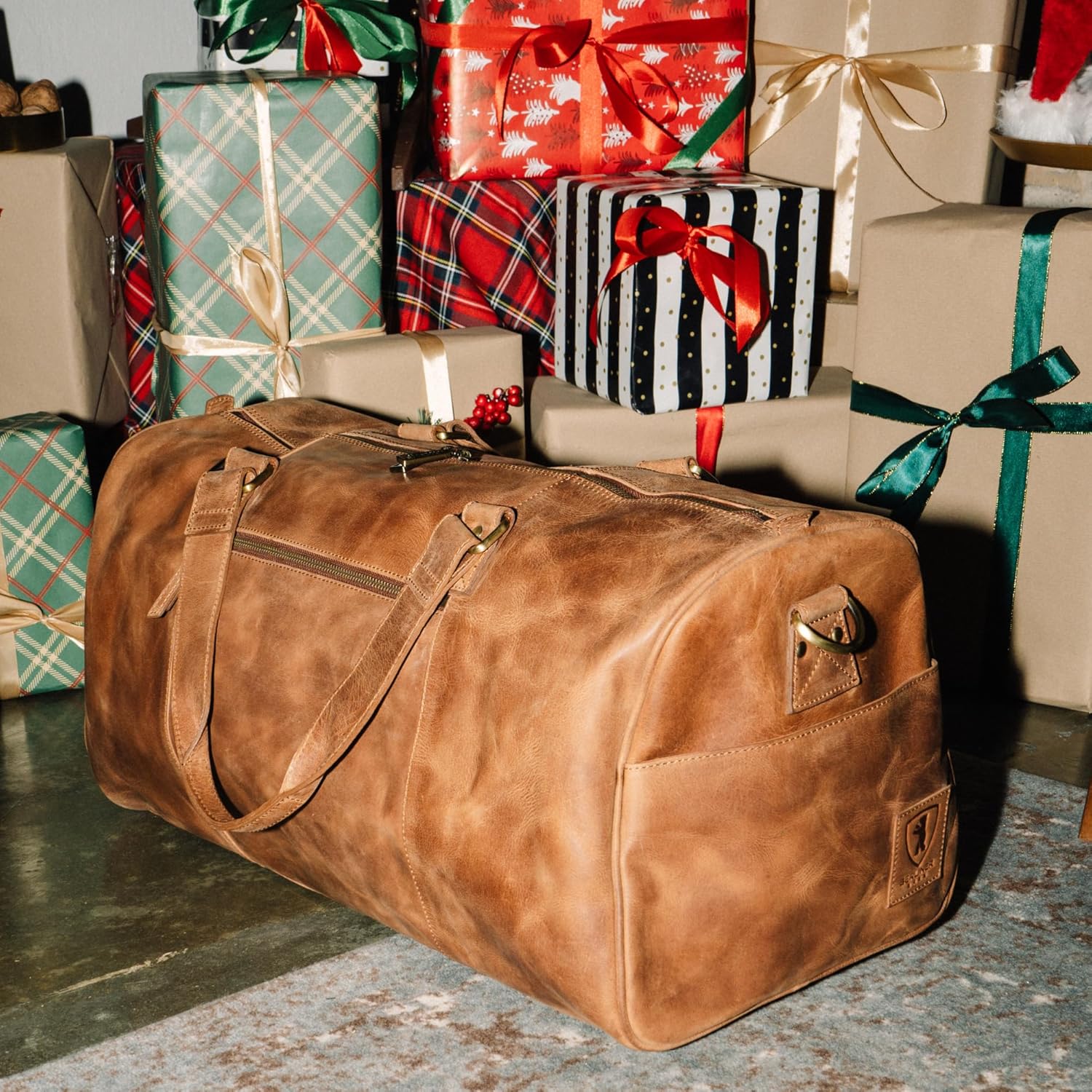 imageBerliner Bags Vintage Leather Duffle Bag Oslo with Shoe Compartment for Travel or the Gym Overnight Bag for Men and Women  BrownWalnut