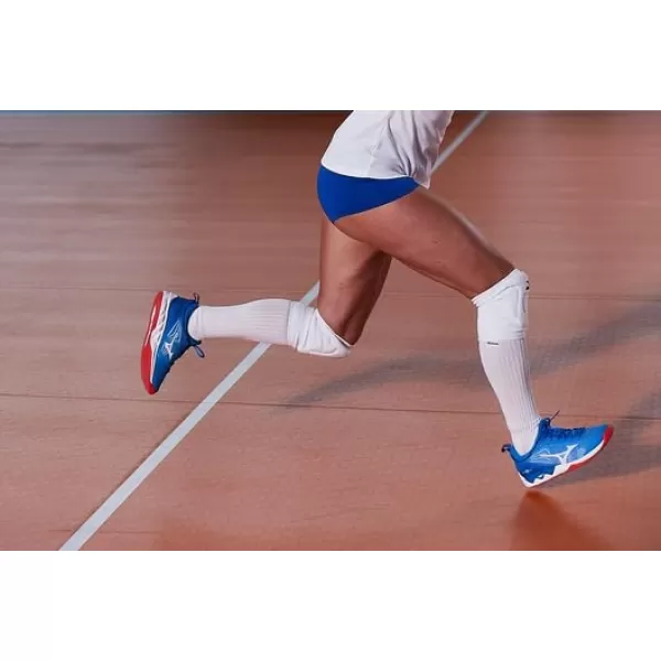 Mizuno Women's 2 Wave Luminous Volleyball Shoe