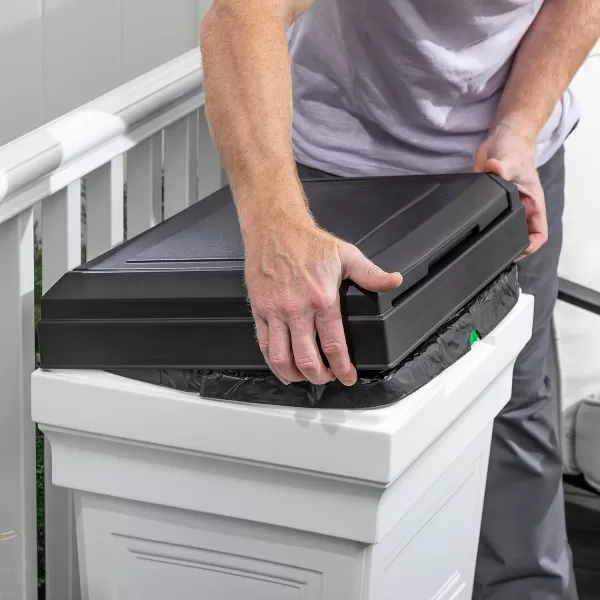 Step2 Atherton Onyx Black 30-Gallon Indoor/Outdoor Trash Can with Removable Lid