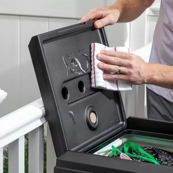 Step2 Atherton Onyx Black 30-Gallon Indoor/Outdoor Trash Can with Removable Lid